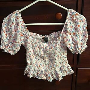 Puff shoulder floral top
